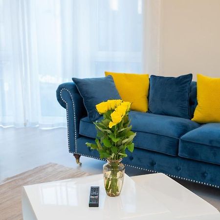 Luxurious Blue&Yellow Apartment In Kaunas Center Eksteriør billede