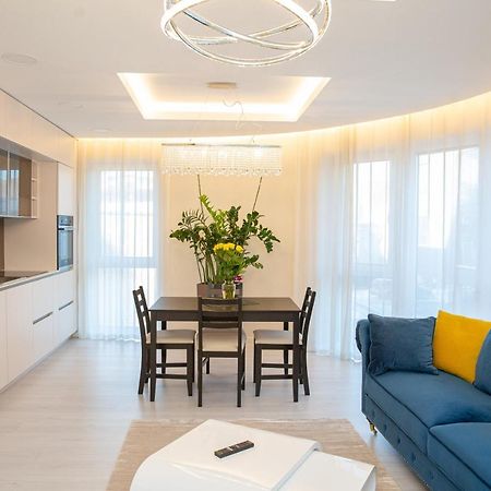 Luxurious Blue&Yellow Apartment In Kaunas Center Eksteriør billede