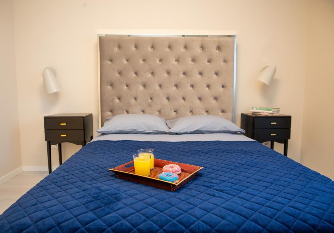 Luxurious Blue&Yellow Apartment In Kaunas Center Eksteriør billede